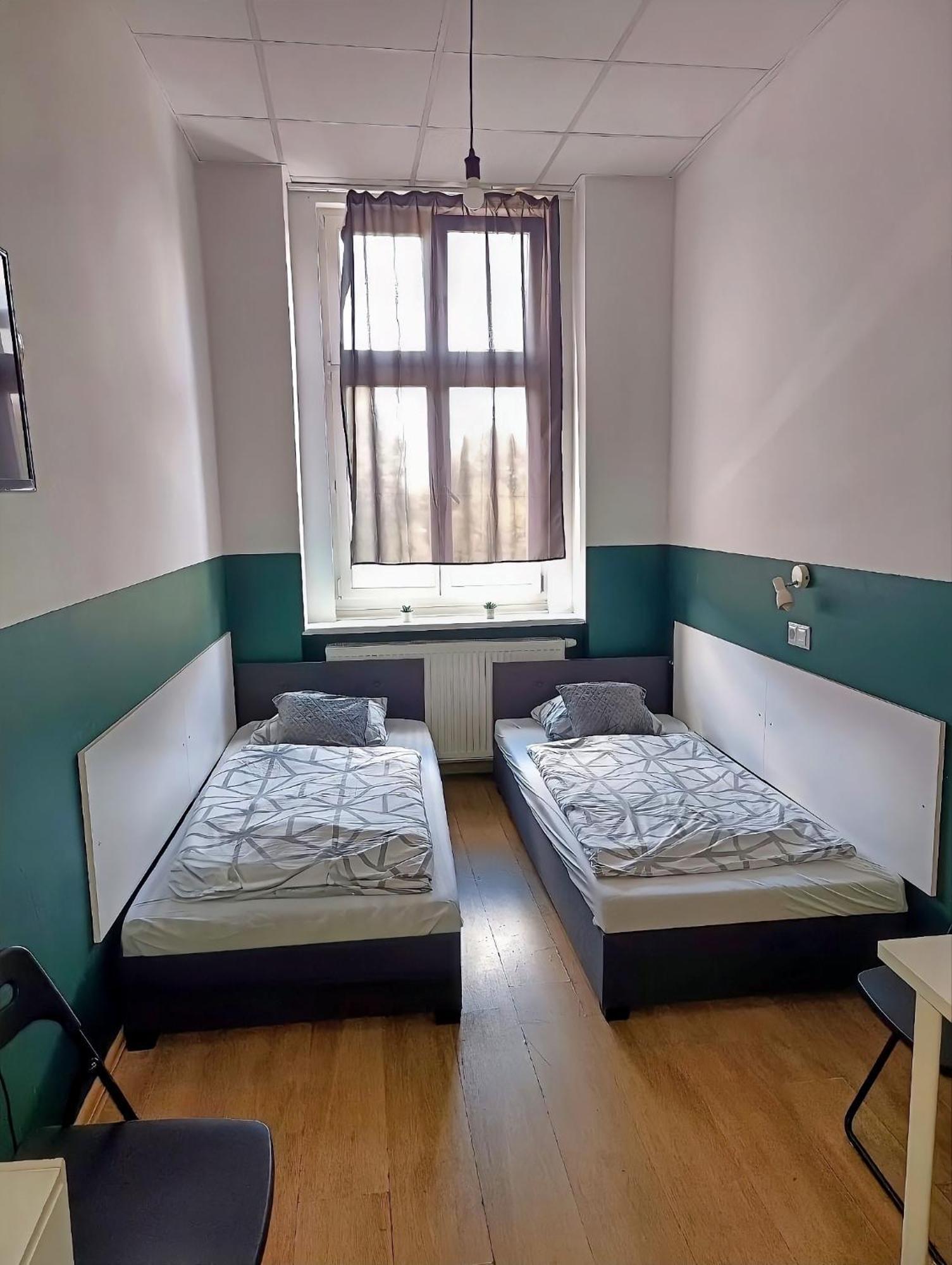 קטוביץ Mickiewicza Hostel מראה חיצוני תמונה